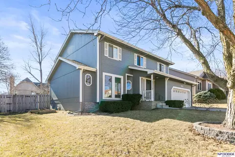 15711 Charles St, Omaha, NE 68118