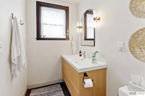 Bath - 478 E 15th St, Wahoo, NE 68066 photo 2 of 5