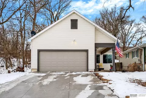 1735 Avenue C, Plattsmouth, NE 68048