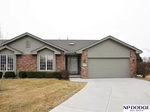 15605 Edna Cir, Omaha, NE 68136