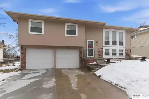 13801 Edna St, Omaha, NE 68138