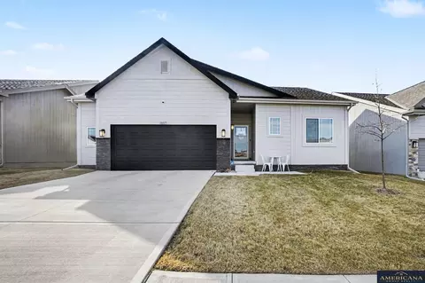 18117 Ogden St, Elkhorn, NE 68022