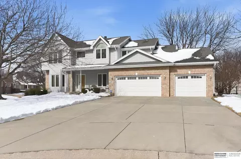 14016 Browne Cir, Omaha, NE 68164