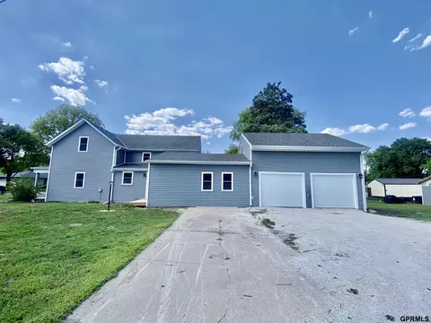 Exterior - 340 S Jefferson St, Bruning, NE 68322 photo 2 of 5