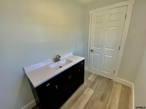 Bath - 340 S Jefferson St, Bruning, NE 68322 photo 3 of 8