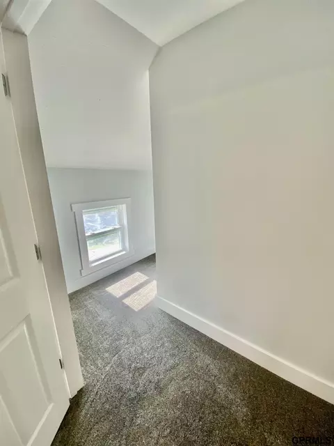 Entry Way - 340 S Jefferson St, Bruning, NE 68322 photo 2 of 4