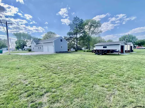 Exterior - 340 S Jefferson St, Bruning, NE 68322 photo 3 of 5
