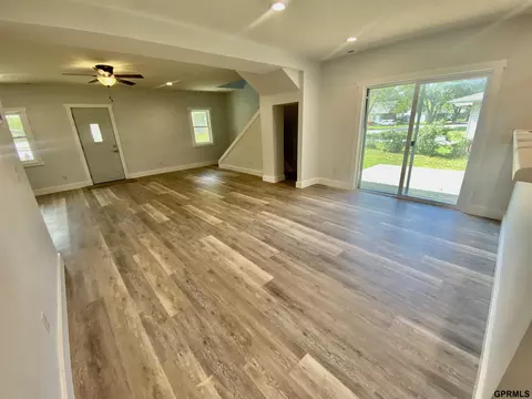 Living - 340 S Jefferson St, Bruning, NE 68322 photo 2 of 4