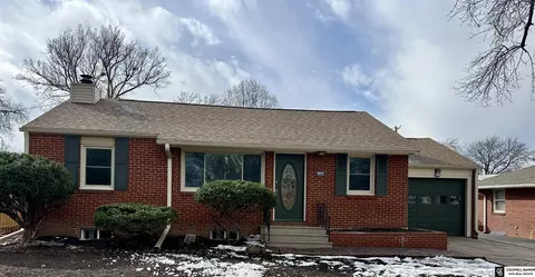 3015 Strauss Ct, Lincoln, NE 68507