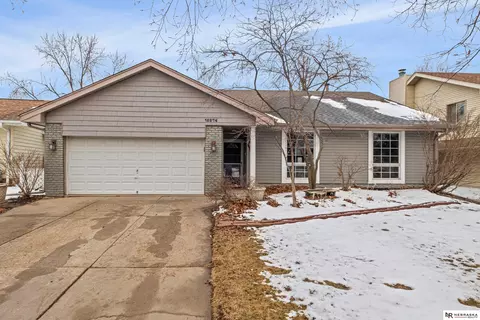 15276 V St, Omaha, NE 68137