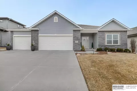 8919 N 171st St, Bennington, NE 68007