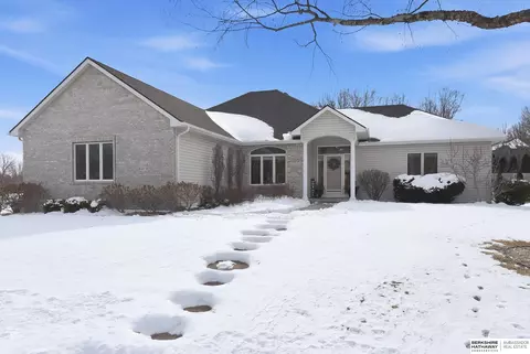 6410 Van Buren Dr, Omaha, NE 68135