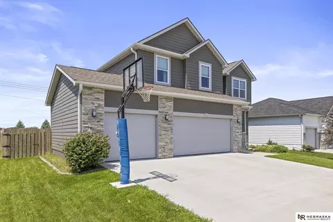 8008 N 167th Ave, Bennington, NE 68007