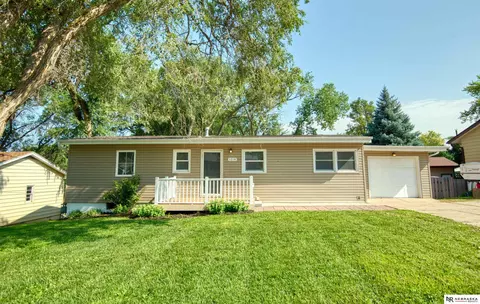 1214 Bellaire Blvd, Bellevue, NE 68005