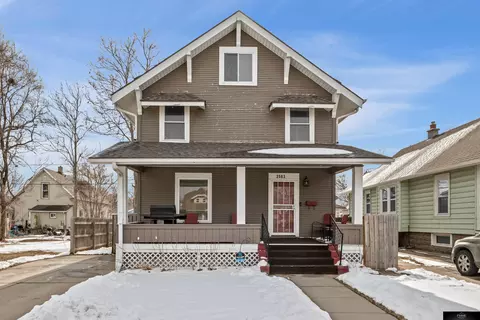 2583 Pinkney St, Omaha, NE 68111