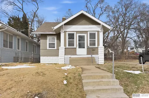 3906 Ames Ave, Omaha, NE 68111