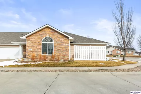 8661 N 162 Plz, Bennington, NE 68007