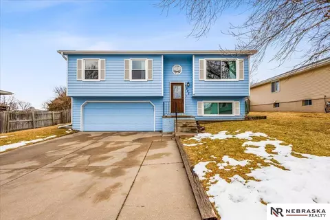 5027 W Sparrow Ln, Lincoln, NE 68528