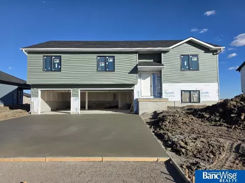 510 Railroad St, Hallam, NE 68368