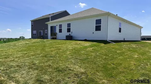 Exterior - 16501 Bondesson St, Bennington, NE 68007 photo 3 of 3