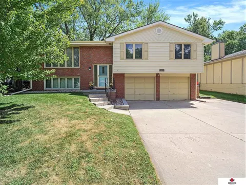 5430 S 20 Street Cir, Lincoln, NE 68512
