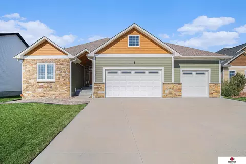 5901 Opus Dr, Lincoln, NE 68526