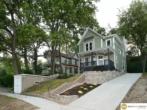 407 Park Ave, Council Bluffs, IA 51503