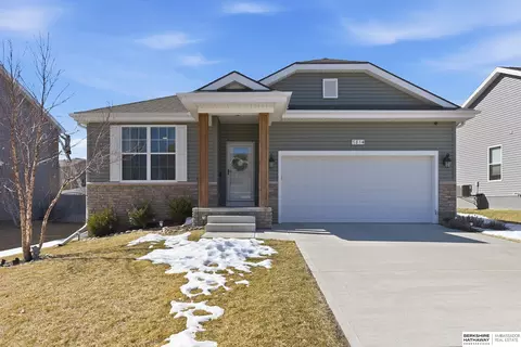 7814 S 184th Ter, Omaha, NE 68136