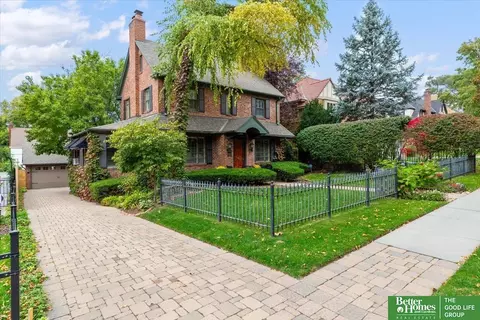 656 N 58th St, Omaha, NE 68132