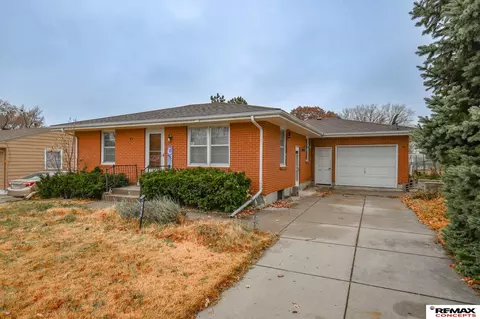 4221 N 11 St, Lincoln, NE 68521