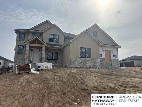 19031 Sycamore Dr, Gretna, NE 68028