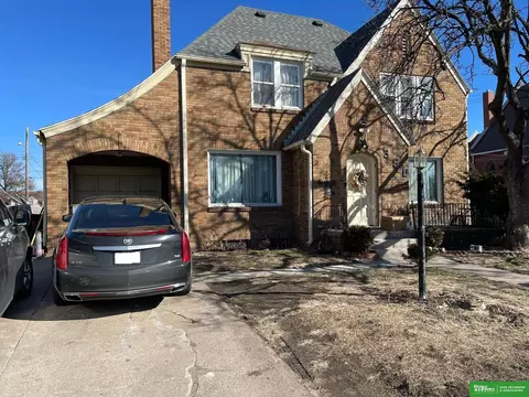 350 E 4th 421-425 N C St, Fremont, NE 68025