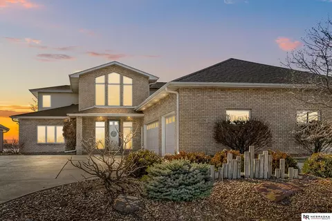 1230 Pelican Bay Pl, Lincoln, NE 68528