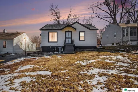 7031 N 33rd St, Omaha, NE 68112