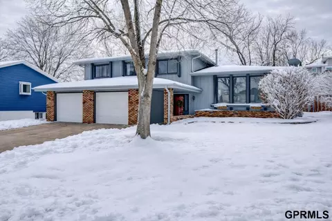 2917 Daniell Cir, Bellevue, NE 68123