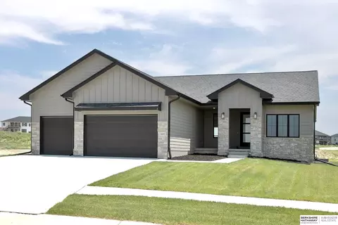 5601 N 213th Ave, Elkhorn, NE 68022