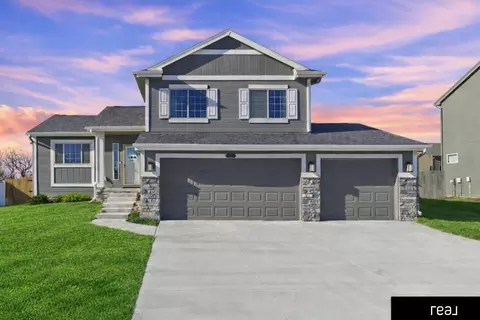 15014 S 19th St, Bellevue, NE 68123