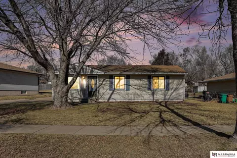 1616 Hartley St, Lincoln, NE 68521