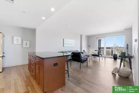 3201 Dodge Ct #5710, Omaha, NE 68131