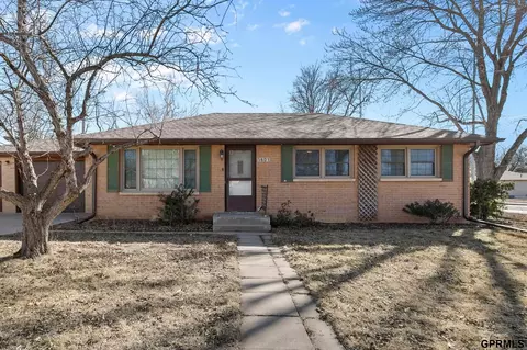 5601 Glade St, Lincoln, NE 68506