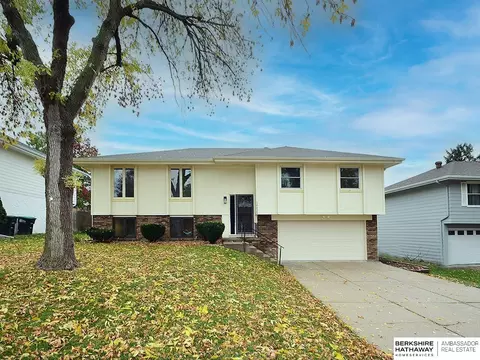 10829 Sahler St, Omaha, NE 68164
