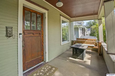 3716 Hawthorne Ave, Omaha, NE 68131