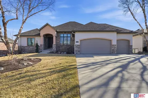 2020 Wilderness Ridge Dr, Lincoln, NE 68512
