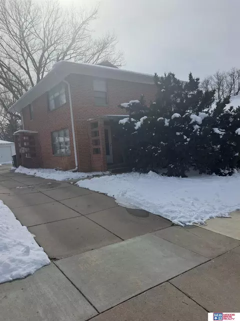 1525 Dakota St, Lincoln, NE 68502