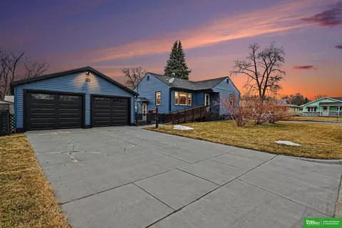 1843 N Pebble St, Fremont, NE 68025