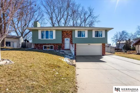 6309 Tanglewood Cir, Lincoln, NE 68516