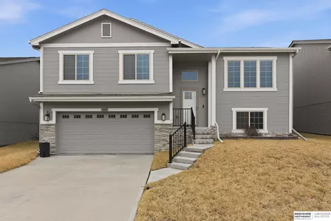 7801 N 147th Ave, Bennington, NE 68007