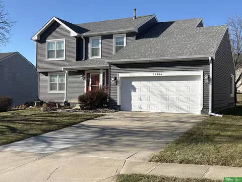 15304 Edna St, Omaha, NE 68138