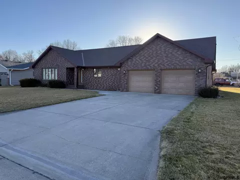 1181 18th St, Henderson, NE 68371