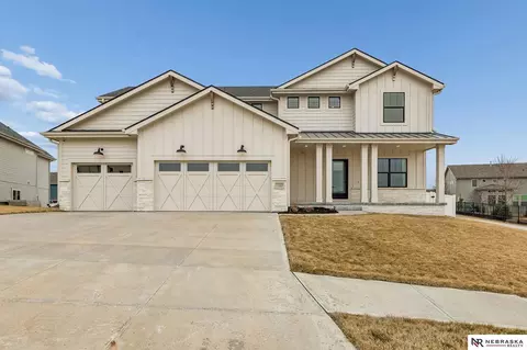 7123 N 172nd St, Bennington, NE 68007